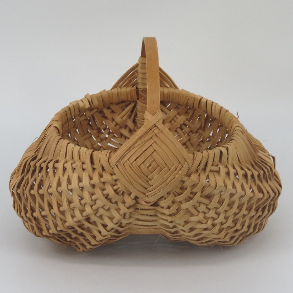 Woven Wicker Gathering Egg Basket Split-Oak Style Natural Tan Rustic Decor